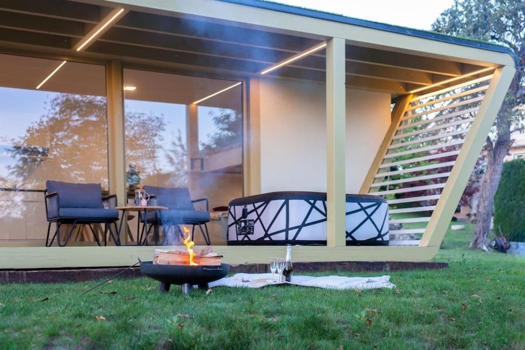 Holiday House Hona Lux Velike Lasce Exterior photo