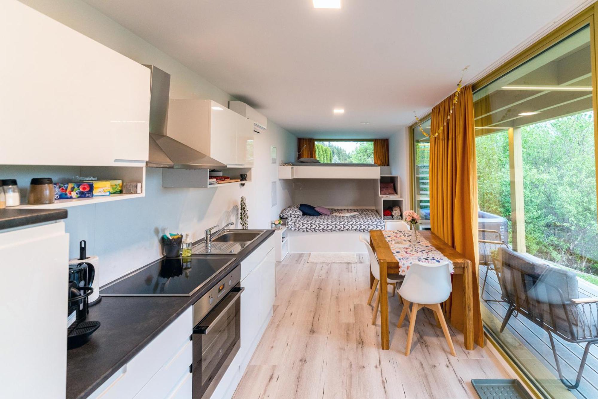 Holiday House Hona Lux Velike Lasce Exterior photo