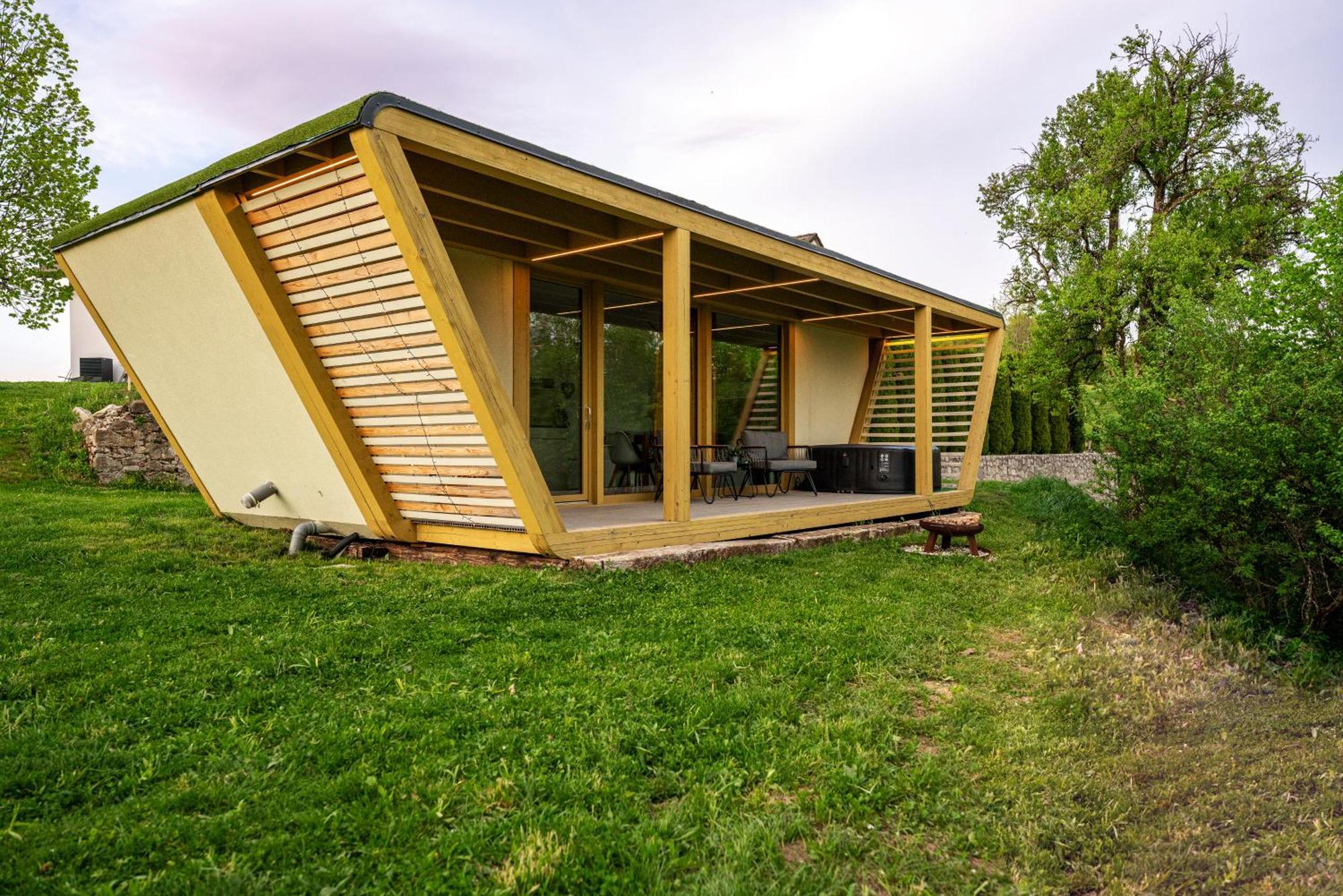 Holiday House Hona Lux Velike Lasce Exterior photo