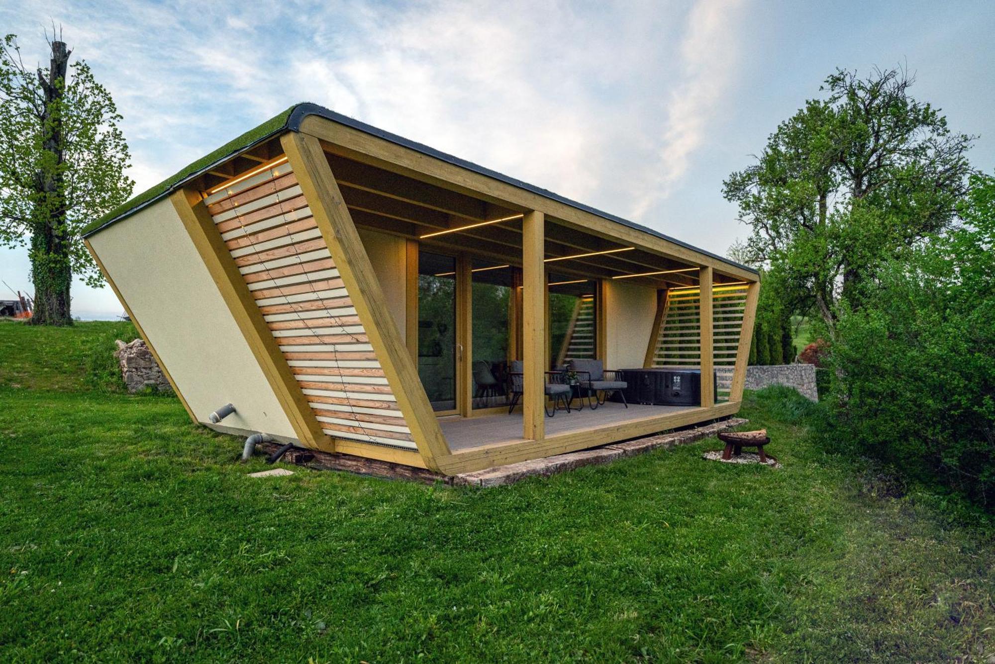 Holiday House Hona Lux Velike Lasce Exterior photo